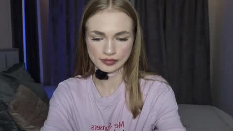 Snapshot of karinchik544 chatting on 11, 11, 2025 karinchik544 online show from 11, 11, 2025