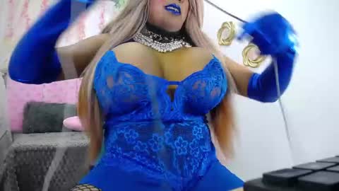 Snapshot of karla_brown25 chatting on 4, 12, 2025 karla_brown25 online show from 4, 12, 2025