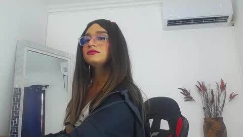 DIOR  online show from 15, 2, 2025