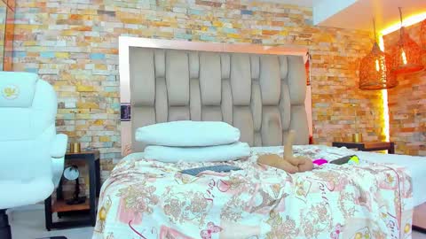  Karla  online show from 6, 2, 2025