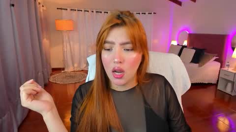 Snapshot of karla_hill_28 chatting on 14, 9, 2025 Karlita online show from 14, 9, 2025