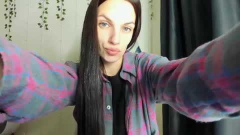 karla_lim online show from 6, 10, 2025