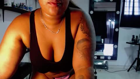 karlaluann online show from 11, 11, 2025