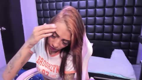 karlaslutskinny__ online show from 21, 11, 2025