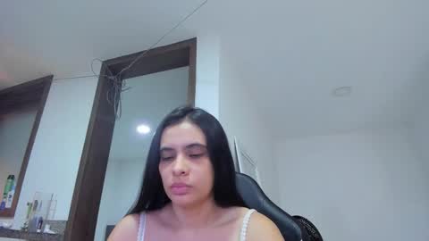 Snapshot of karlavx_01 chatting on 10, 10, 2025 karlavx_01 online show from 10, 10, 2025