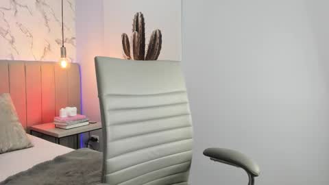 karlla_brown online show from 10, 10, 2025