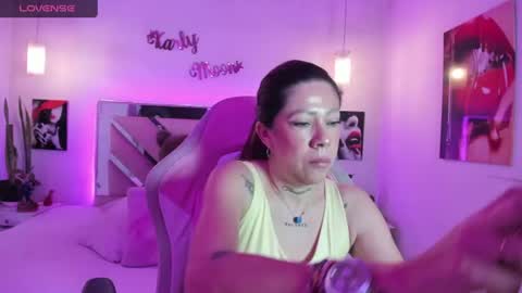 Snapshot of karly_moonn chatting on 1, 7, 2026 Karly Moonns online show from 1, 7, 2026