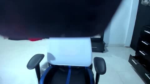 karly. online show from 10, 9, 2025