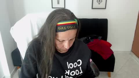 KARLYE online show from 1, 2, 2025