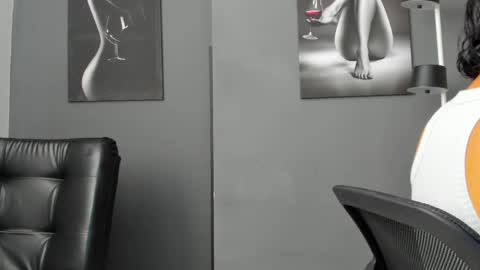   online show from 11, 4, 2026