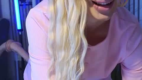 Snapshot of karmaarms chatting on 6, 7, 2026 Julia online show from 6, 7, 2026