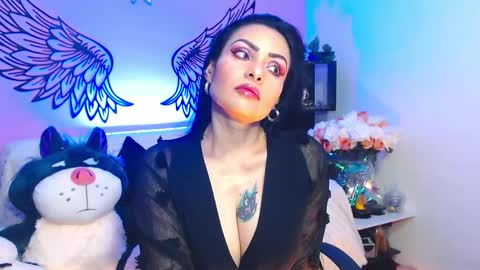 Karol Kenedy online show from 4, 2, 2026