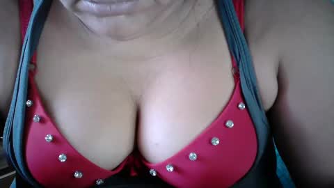 Snapshot of karolbb chatting on 8, 12, 2024 karolbb online show from 8, 12, 2024