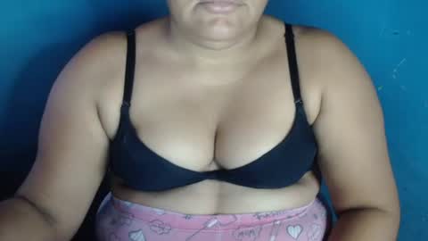 Snapshot of karolbb chatting on 8, 1, 2025 karolbb online show from 8, 1, 2025