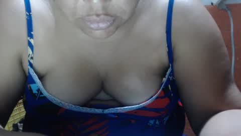 Snapshot of karolbb chatting on 13, 1, 2025 karolbb online show from 13, 1, 2025