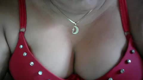 Snapshot of karolbb chatting on 1, 3, 2025 karolbb online show from 1, 3, 2025