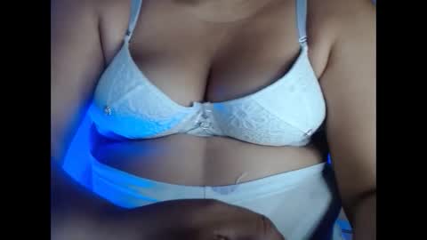 karolbb21 online show from 14, 12, 2025