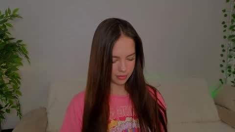 Snapshot of karoledemara chatting on 12, 5, 2026 Molly online show from 12, 5, 2026