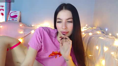 Snapshot of karolina_hottie_ chatting on 5, 2, 2025 Kira online show from 5, 2, 2025