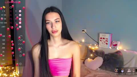 Snapshot of karolina_hottie_ chatting on 13, 10, 2025 Kira online show from 13, 10, 2025