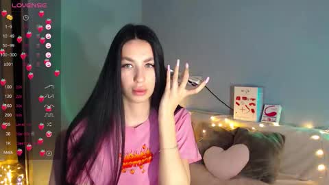 Snapshot of karolina_hottie_ chatting on 2, 12, 2025 Kira online show from 2, 12, 2025