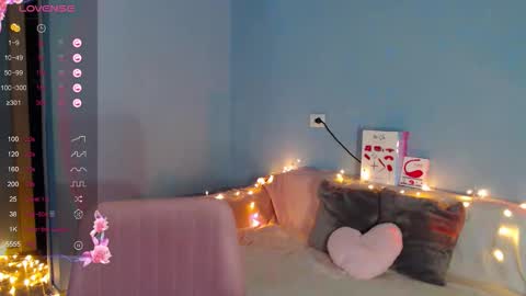 Snapshot of karolina_hottie_ chatting on 10, 3, 2026 Kira online show from 10, 3, 2026