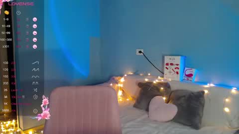 Snapshot of karolina_hottie_ chatting on 6, 4, 2026 Kira online show from 6, 4, 2026