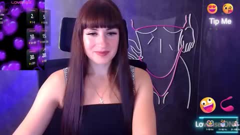 Snapshot of karolina_mia chatting on 8, 10, 2025 Caroline online show from 8, 10, 2025
