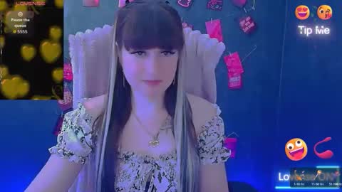 Snapshot of karolina_mia chatting on 10, 5, 2026 Caroline online show from 10, 5, 2026