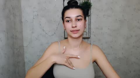 Karolina online show from 1, 3, 2025