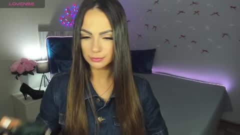 Karolina online show from 8, 6, 2026