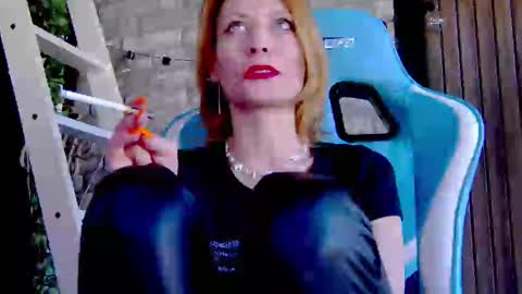 karoline121 online show from 4, 3, 2025