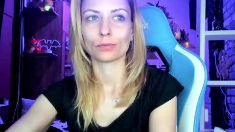 karoline121 online show from 19, 3, 2026