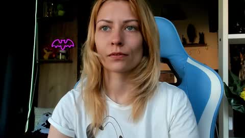 karoline121 online show from 24, 3, 2026