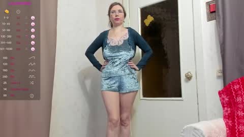 Snapshot of karolinecher chatting on 5, 12, 2024 Karoline online show from 5, 12, 2024