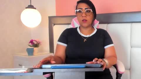 karolwest_ online show from 16, 12, 2025