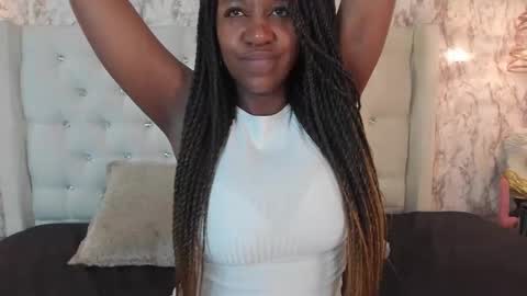 Snapshot of karooll_smit chatting on 10, 10, 2025 karooll_smit online show from 10, 10, 2025