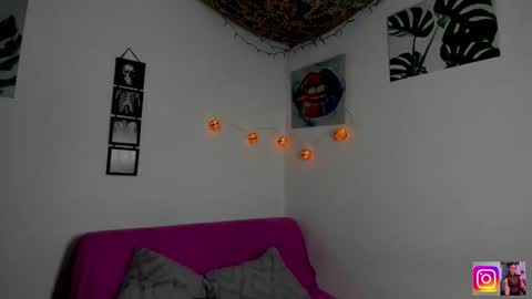 kassandra james online show from 25, 10, 2025