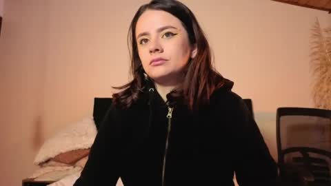 kassandra james online show from 4, 6, 2026