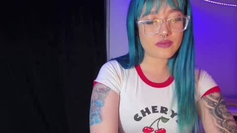 Snapshot of kat_apple chatting on 10, 1, 2025 Alicia online show from 10, 1, 2025