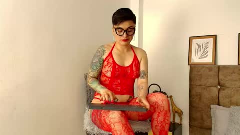 kat paradisse online show from 21, 11, 2025