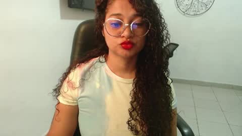 Snapshot of kataleya_skovar chatting on 7, 3, 2026 danna online show from 7, 3, 2026