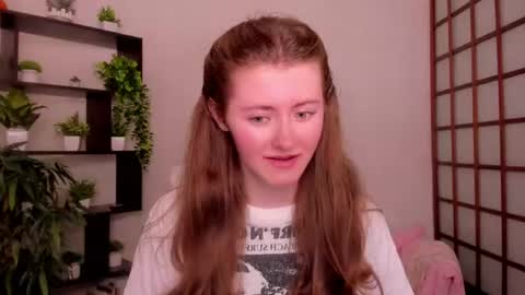 Snapshot of kate_cuddle chatting on 25, 6, 2026 Kate online show from 25, 6, 2026