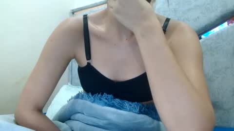 Snapshot of kate_davies chatting on 7, 7, 2026 kate online show from 7, 7, 2026