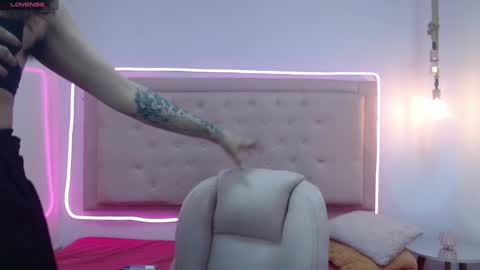 Snapshot of kate_pickman chatting on 14, 1, 2025 kate online show from 14, 1, 2025