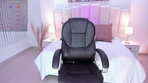 kate_rous online show from 9, 10, 2025