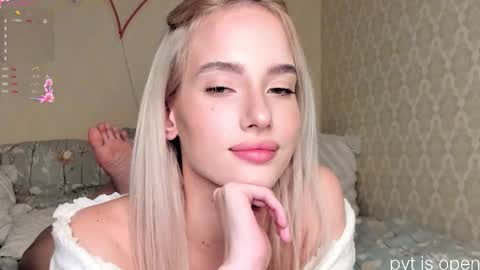    online show from 15, 12, 2025