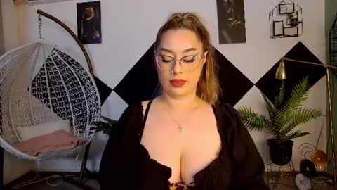 Snapshot of katewalker_ chatting on 10, 7, 2026 Kate online show from 10, 7, 2026