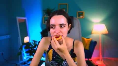 katewillows online show from 8, 1, 2026