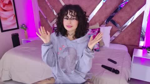 Snapshot of kathegomez_ chatting on 5, 5, 2026 KatheGomez online show from 5, 5, 2026